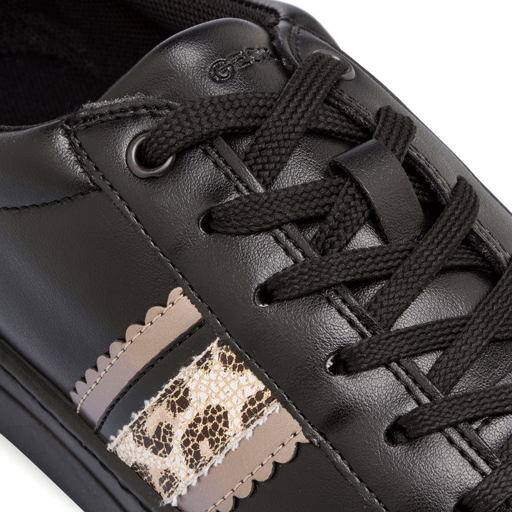 Sneakers nere traspiranti da donna in pelle Geox