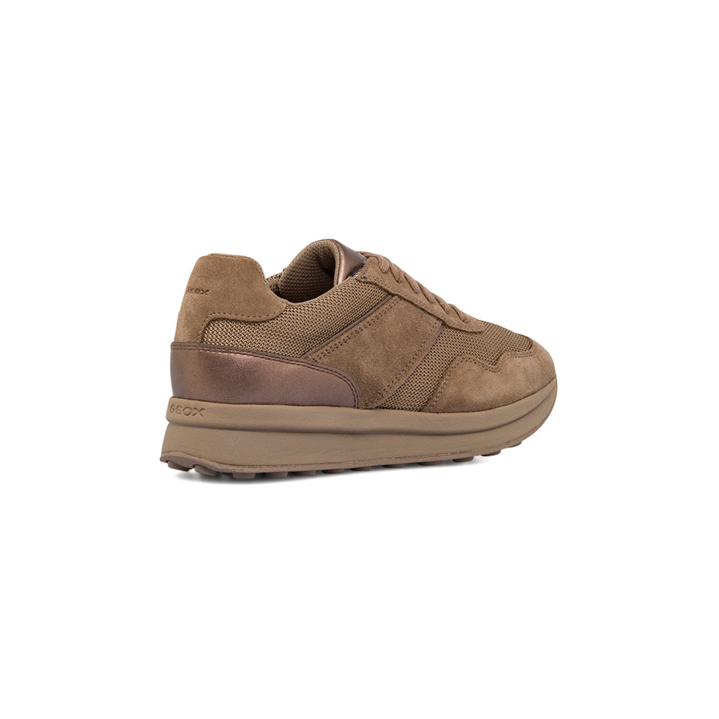 Sneakers traspiranti da donna in pelle taupe Geox