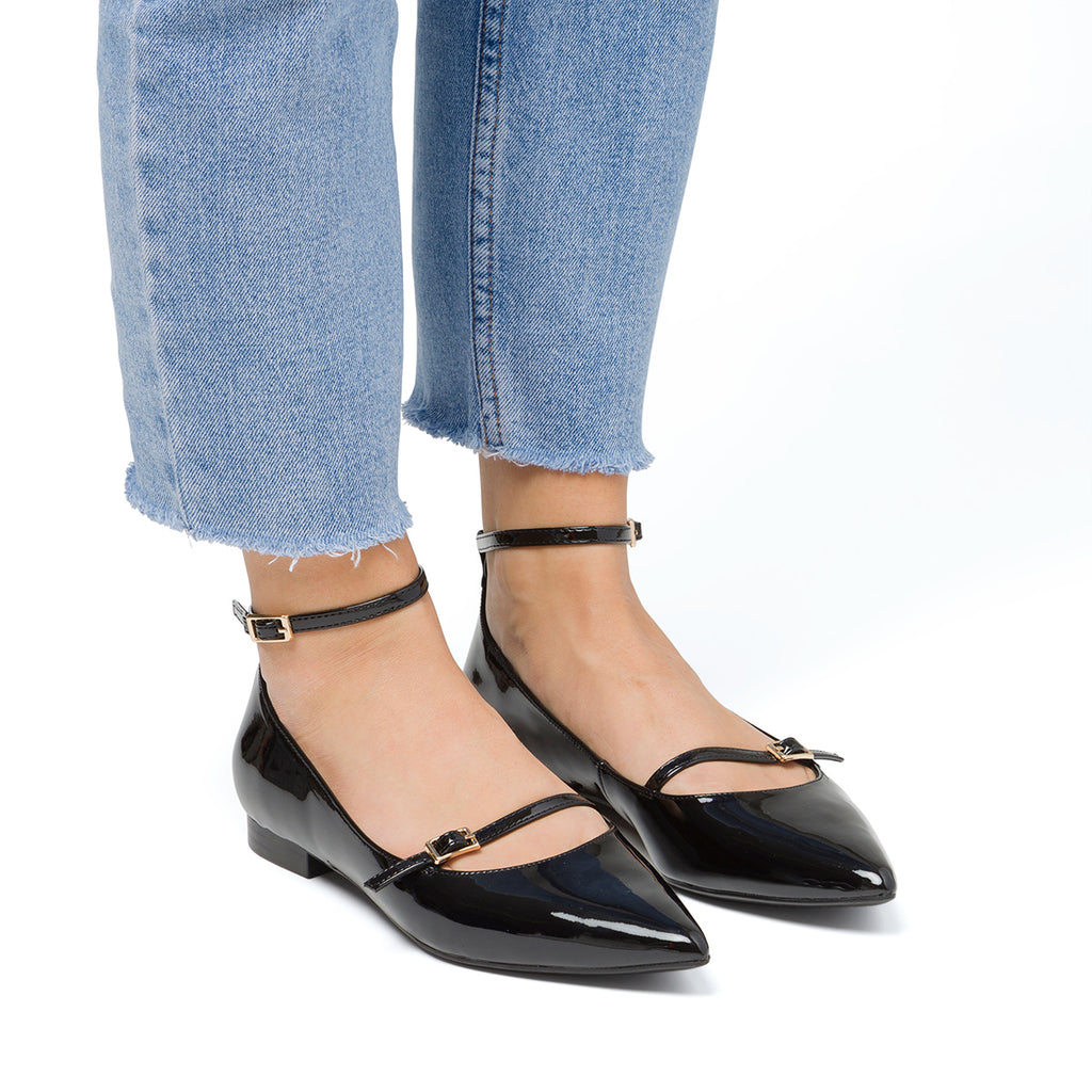 Ballerine da donna nere effetto vernice Lora Ferres con fibbia