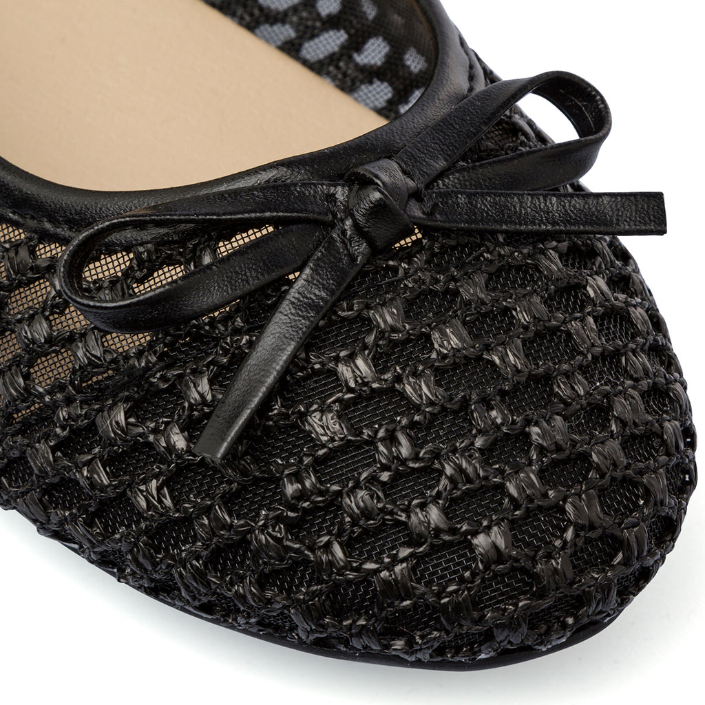 Ballerine nere da Donna traforate con fiocco Lora Ferres