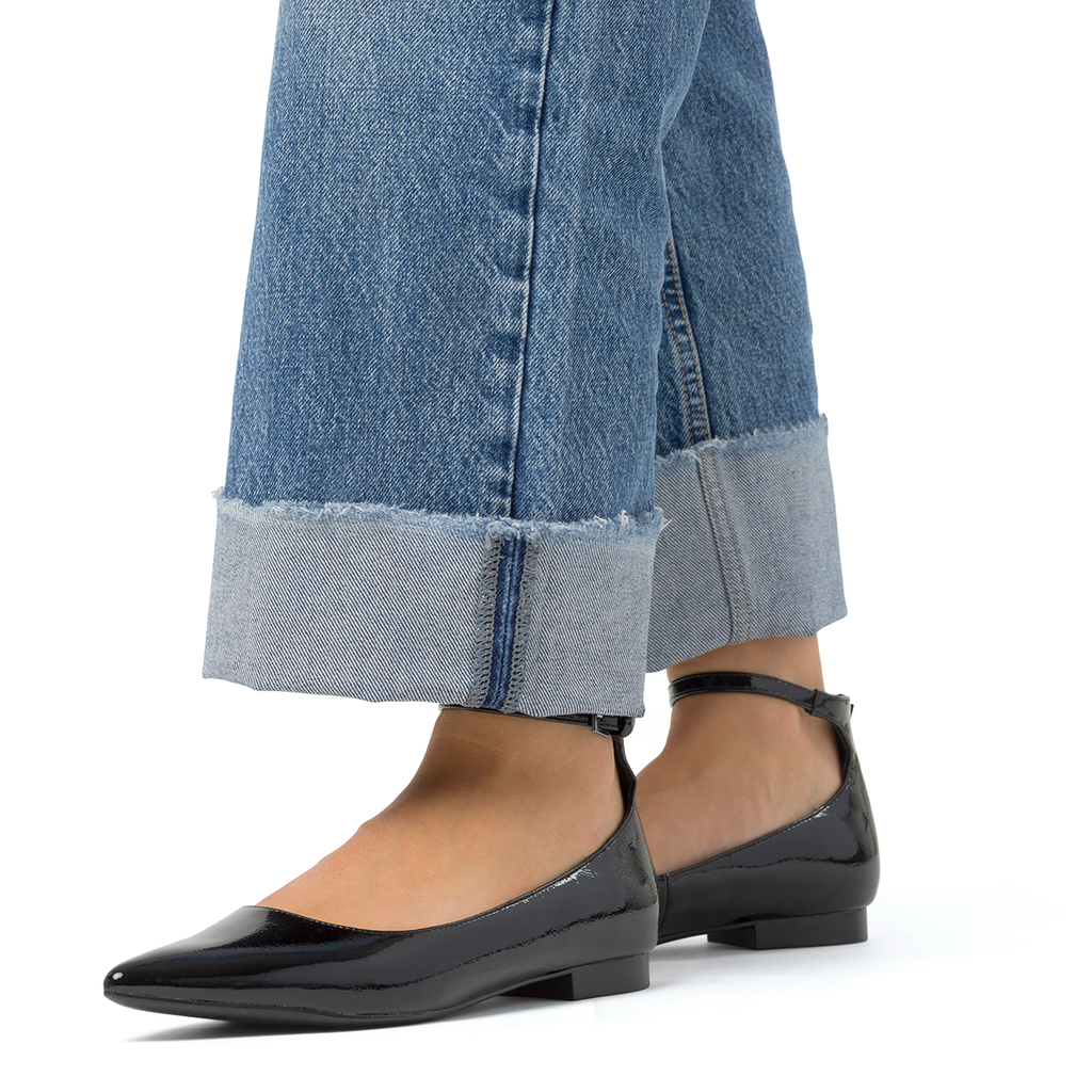 Ballerine nere da Donna effetto vernice con cinturino Lora Ferres