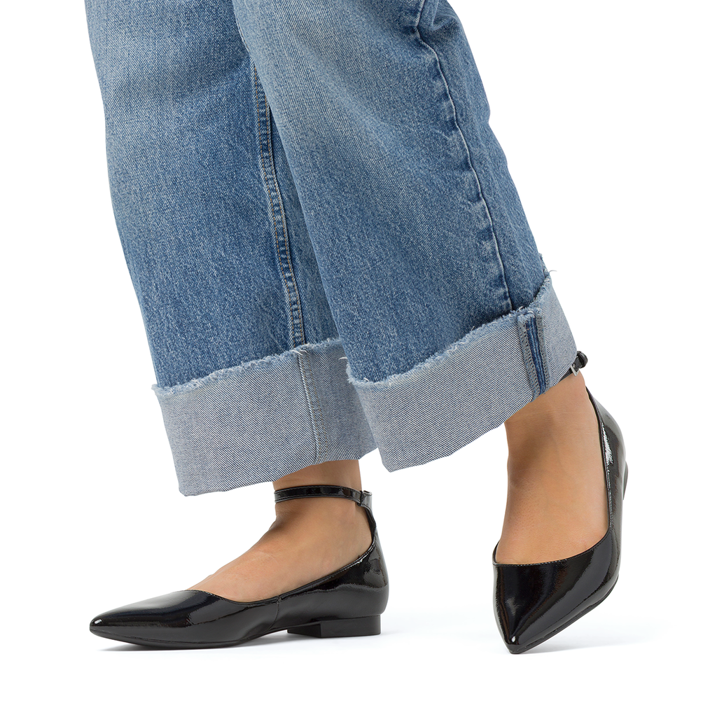 Ballerine nere da Donna effetto vernice con cinturino Lora Ferres