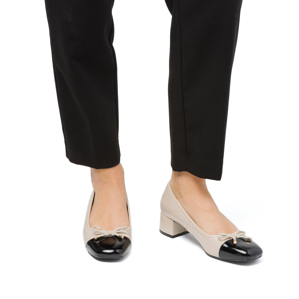 Ballerine da donna beige effetto vernice con tacco 3,5 cm Swish Jeans