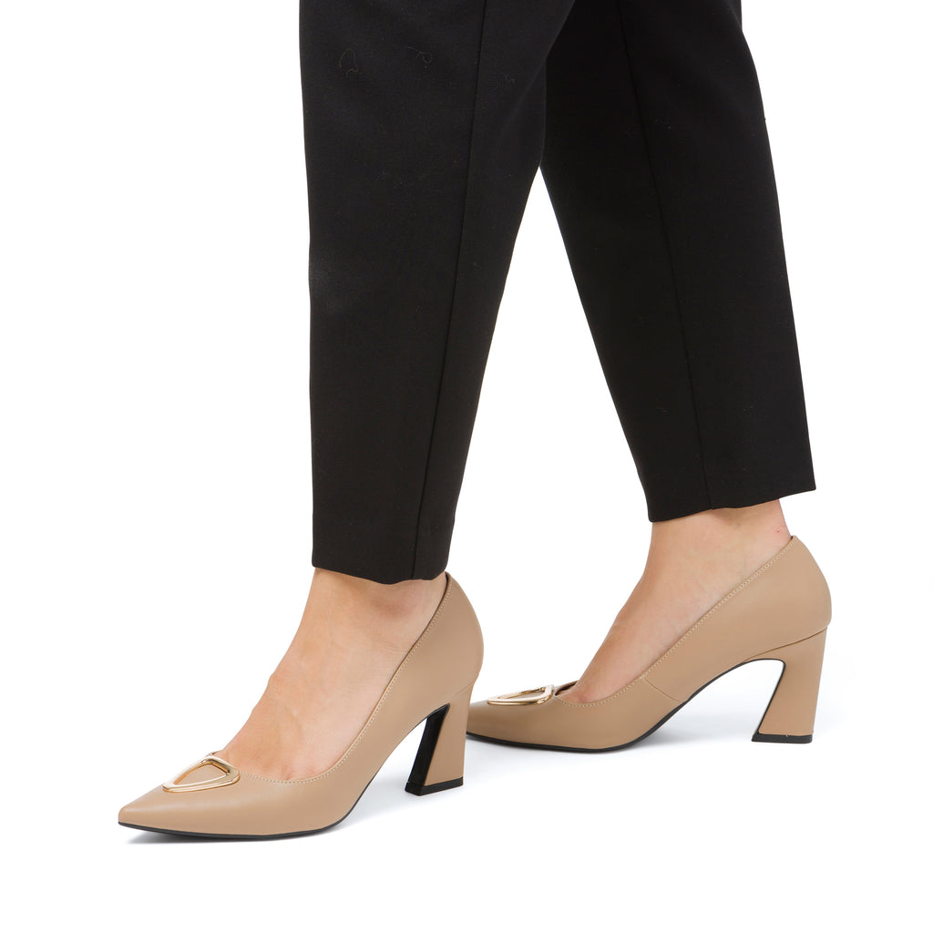 Décolleté beige da donna Lora Ferres con tacco 7,5 cm e fibbia dorata