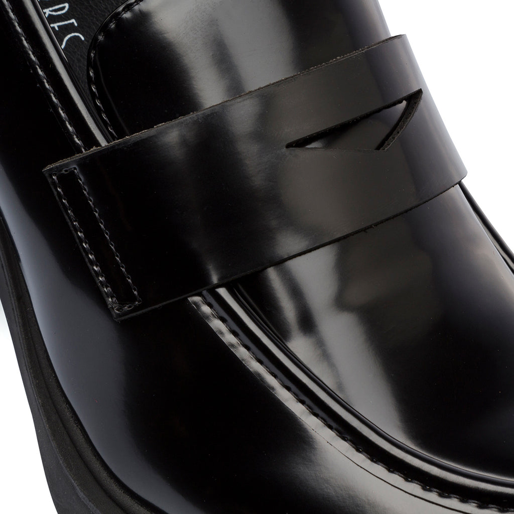 Mocassini da donna chunky neri con tacco Lora Ferres