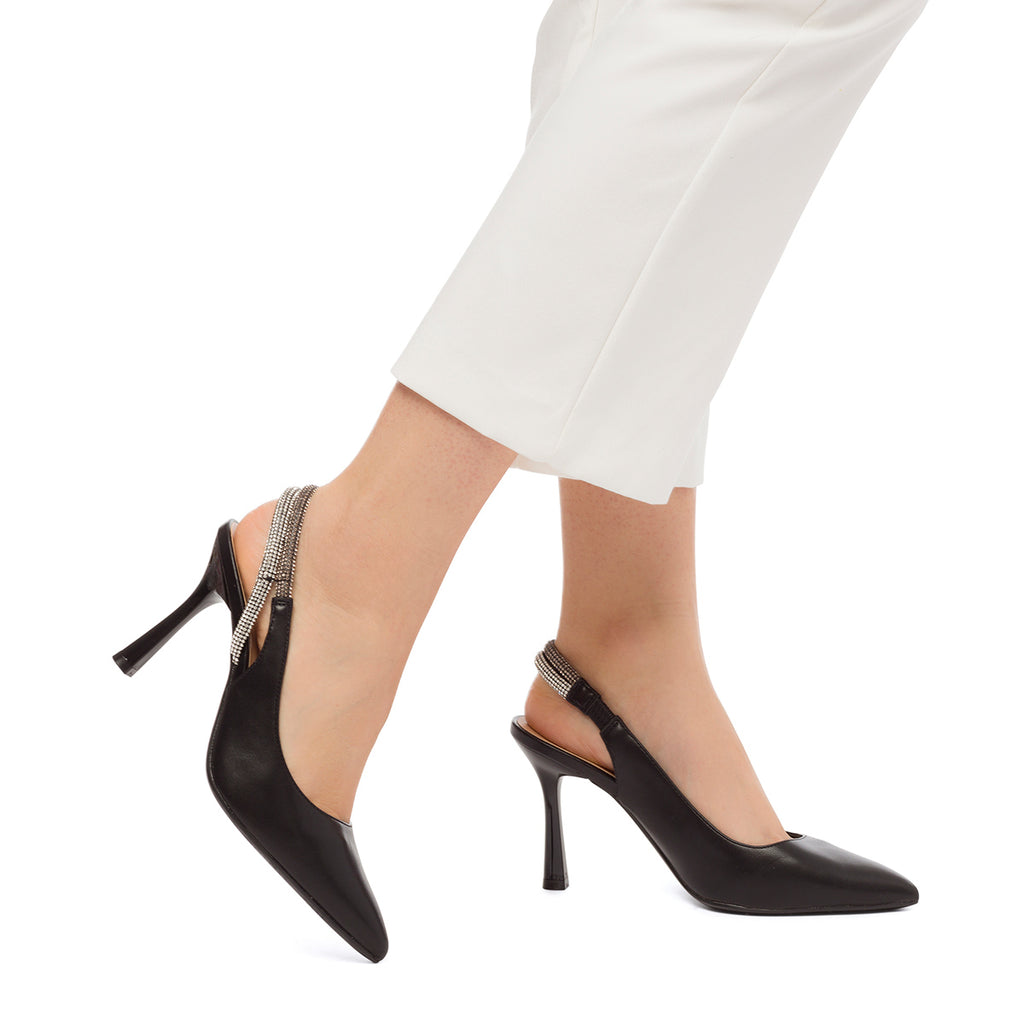 Décolleté slingback nere con strass gioiello sul cinturino e tacco a stiletto 9 cm Lora Ferres