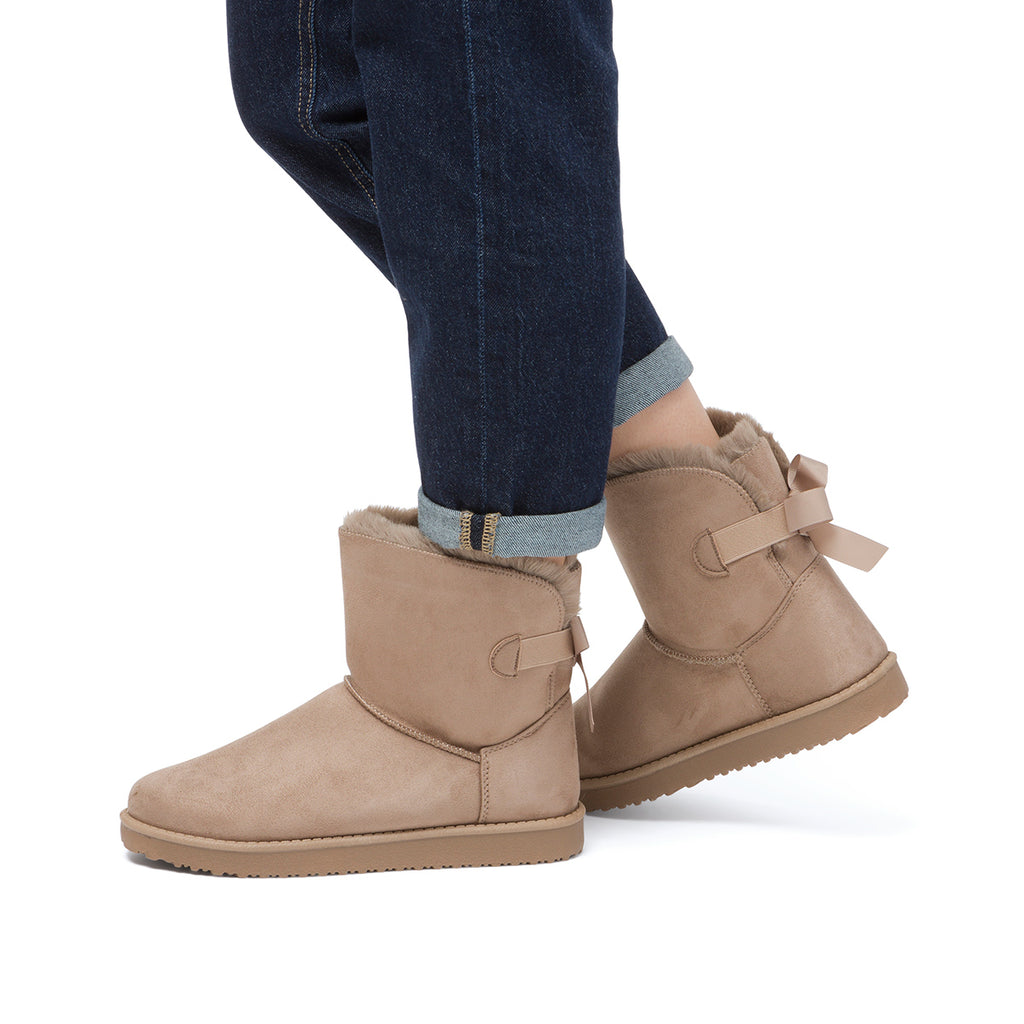 Stivaletti imbottiti da donna effetto scamosciato khaki con fiocco Lora Ferres