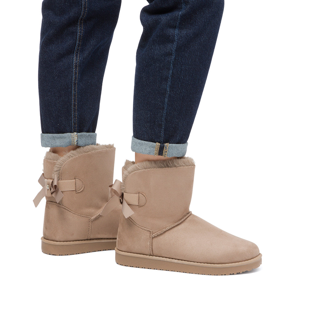 Stivaletti imbottiti da donna effetto scamosciato khaki con fiocco Lora Ferres