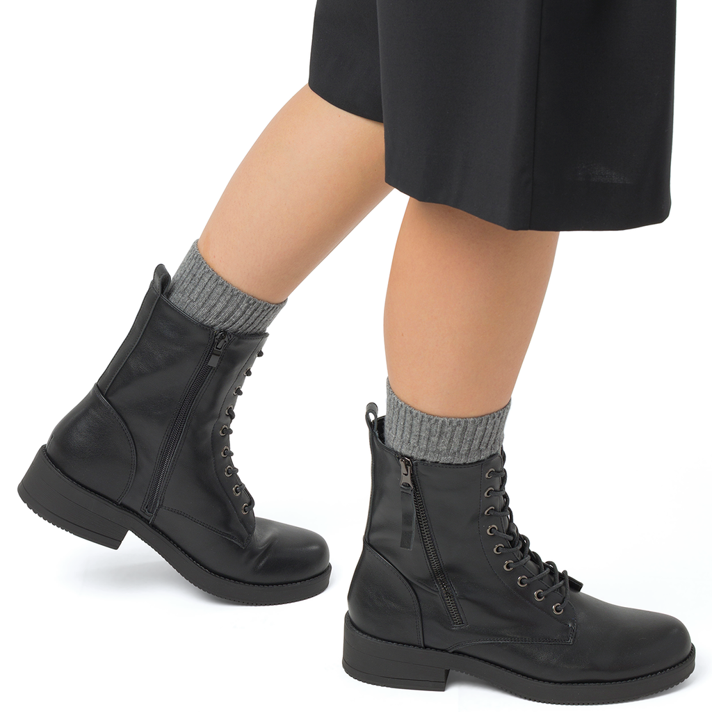 Anfibi neri da donna con zip Lora Ferres