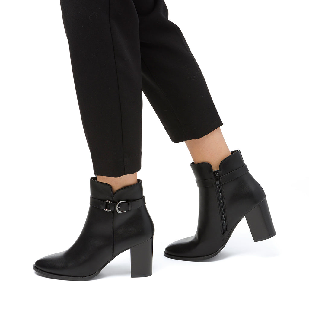 Stivaletti con tacco 7,5 cm da donna neri Lora Ferres