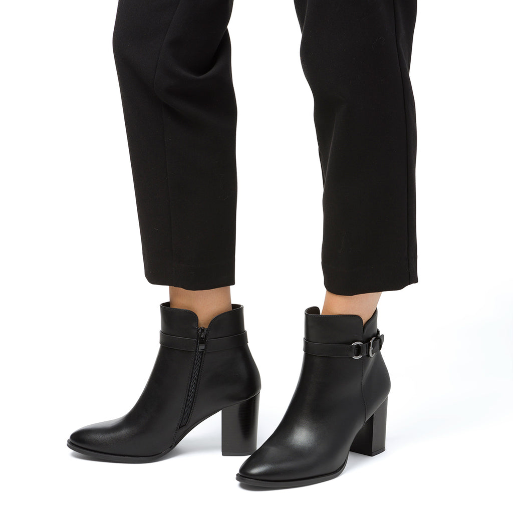 Stivaletti con tacco 7,5 cm da donna neri Lora Ferres