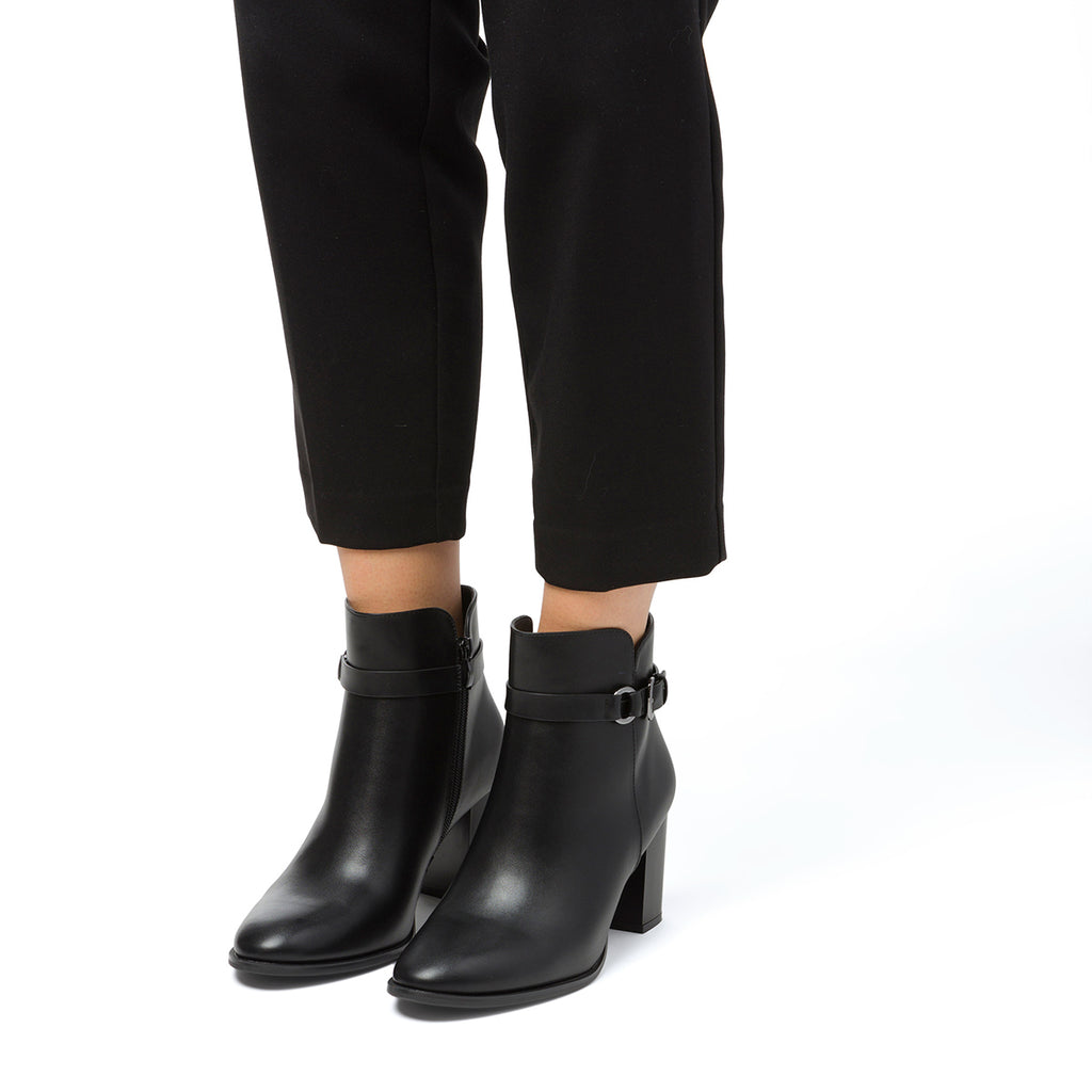 Stivaletti con tacco 7,5 cm da donna neri Lora Ferres