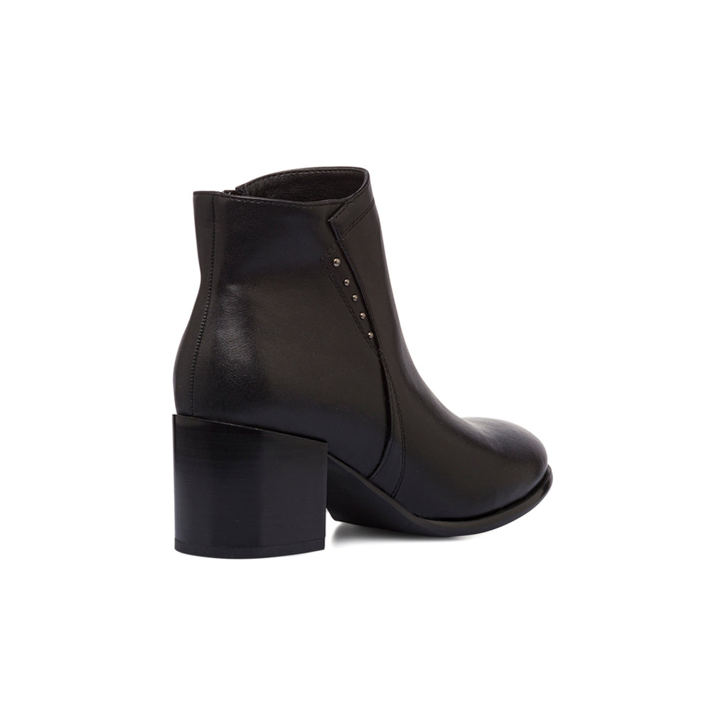 Stivaletti neri da donna con tacco 6 cm e borchie Lora Ferres