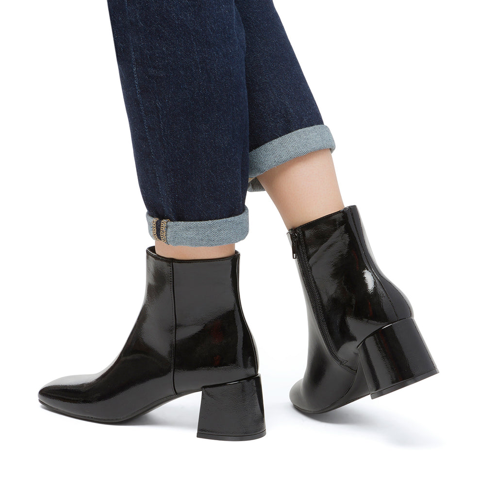 Stivaletti con tacco 6 cm neri da donna effetto vernice Lora Ferres