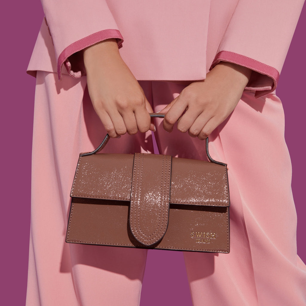 Borsa a mano marrone da donna con logo in metallo Swish Jeans