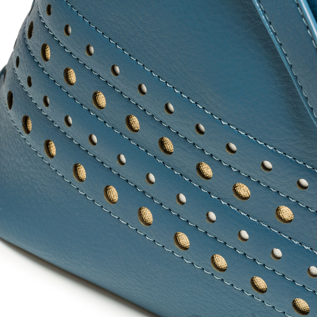 Borsa a spalla blu con borchie oro Le Najadi