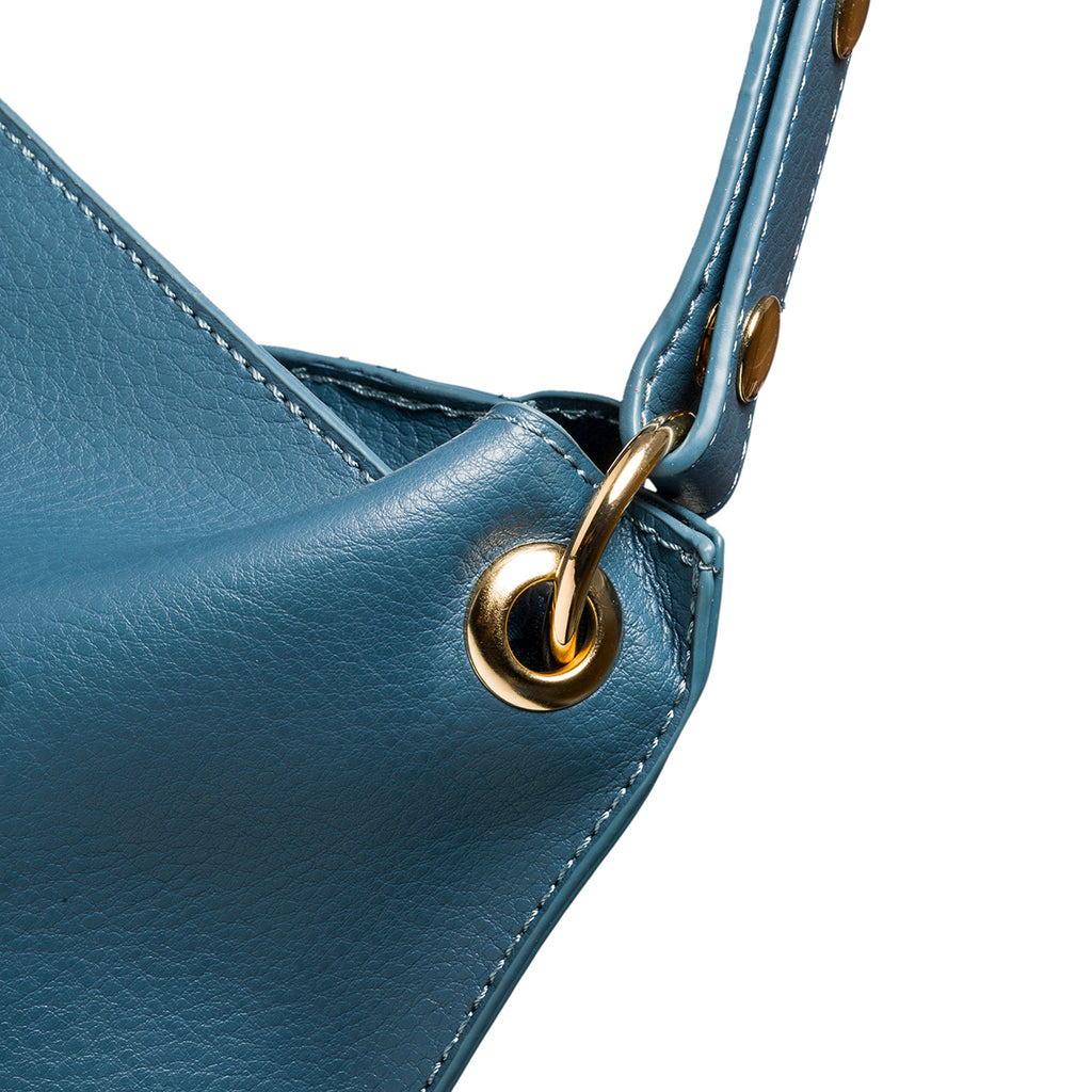 Borsa a spalla blu con borchie oro Le Najadi