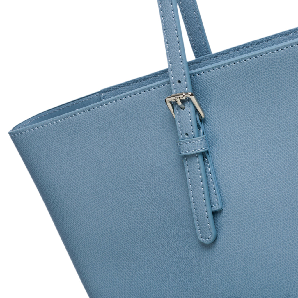 Borsa a spalla azzurra con pendente Carrera Jeans Meg