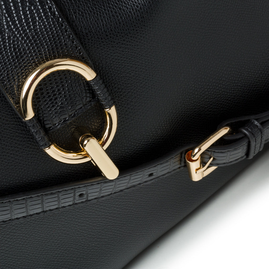 Borsa a spalla nera con piccole borchie oro Carrera Jeans Nova