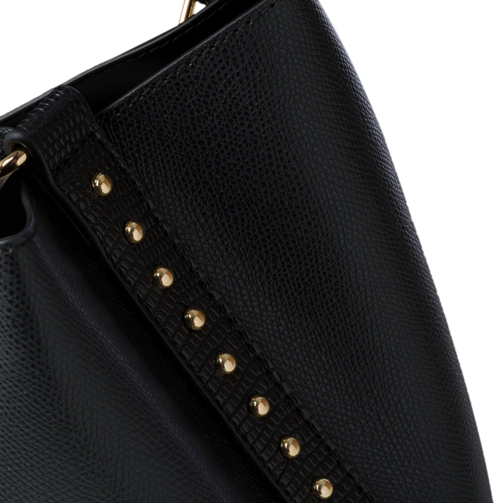 Borsa a spalla nera con piccole borchie oro Carrera Jeans Nova