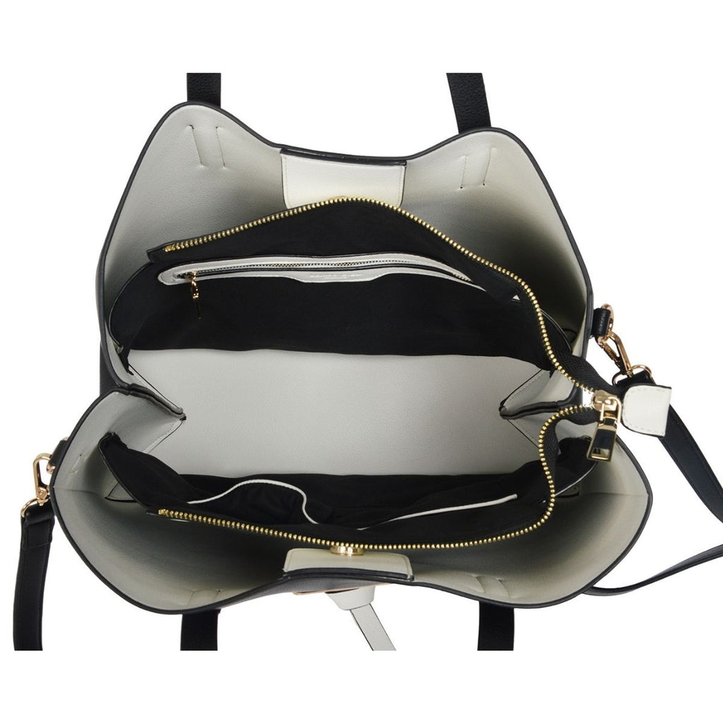 Borsa a spalla nera con logo in metallo Romeo Gigli Amal