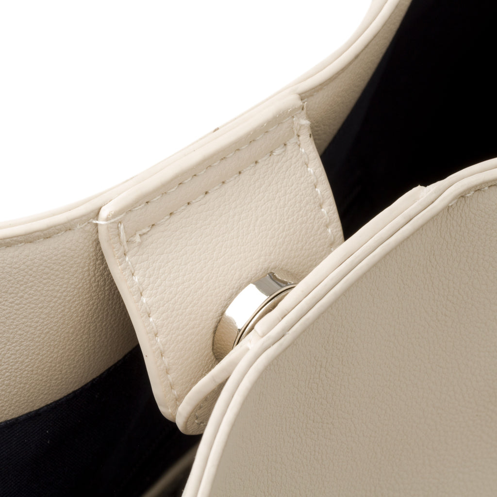 Borsa a spalla grigio chiaro con piccole borchie Carrera Jeans Allie