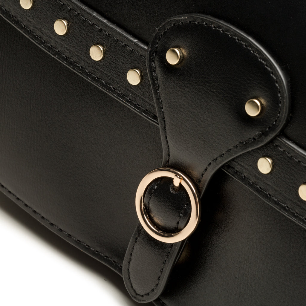 Borsa a spalla nera con piccole borchie Carrera Jeans Sofia