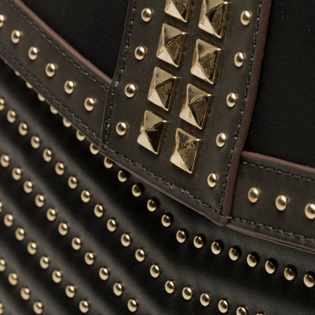 Borsa a spalla nera con borchie a piramide Carrera Jeans Emma