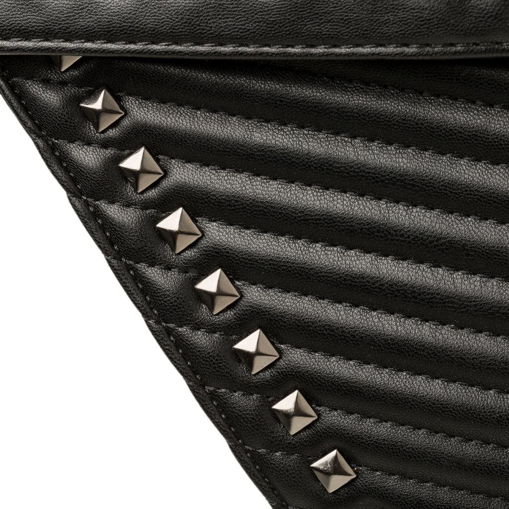 Borsa a spalla nera effetto trapuntato con borchie a piramide Lora Ferres