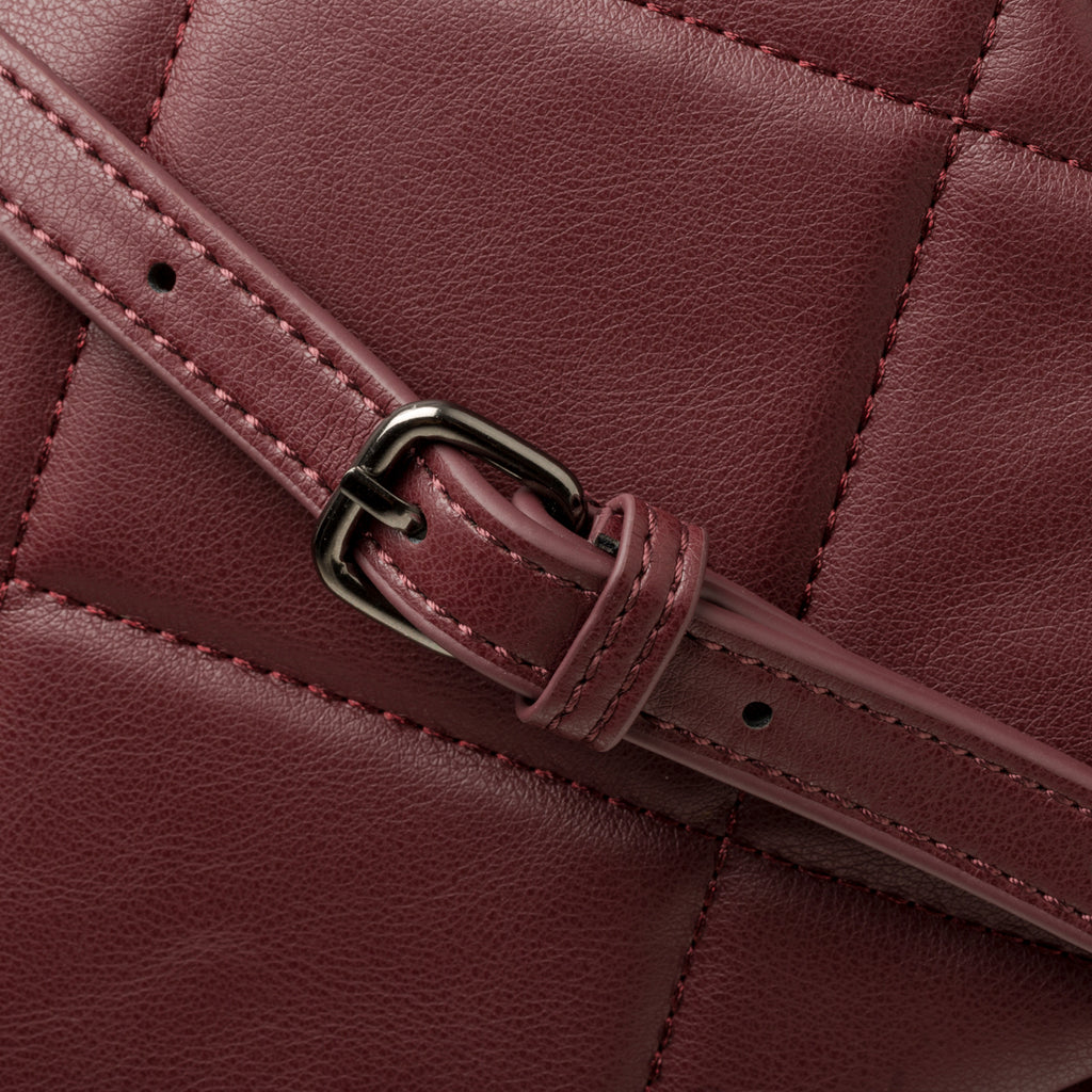 Borsa a spalla bordeaux effetto trapuntato Lora Ferres