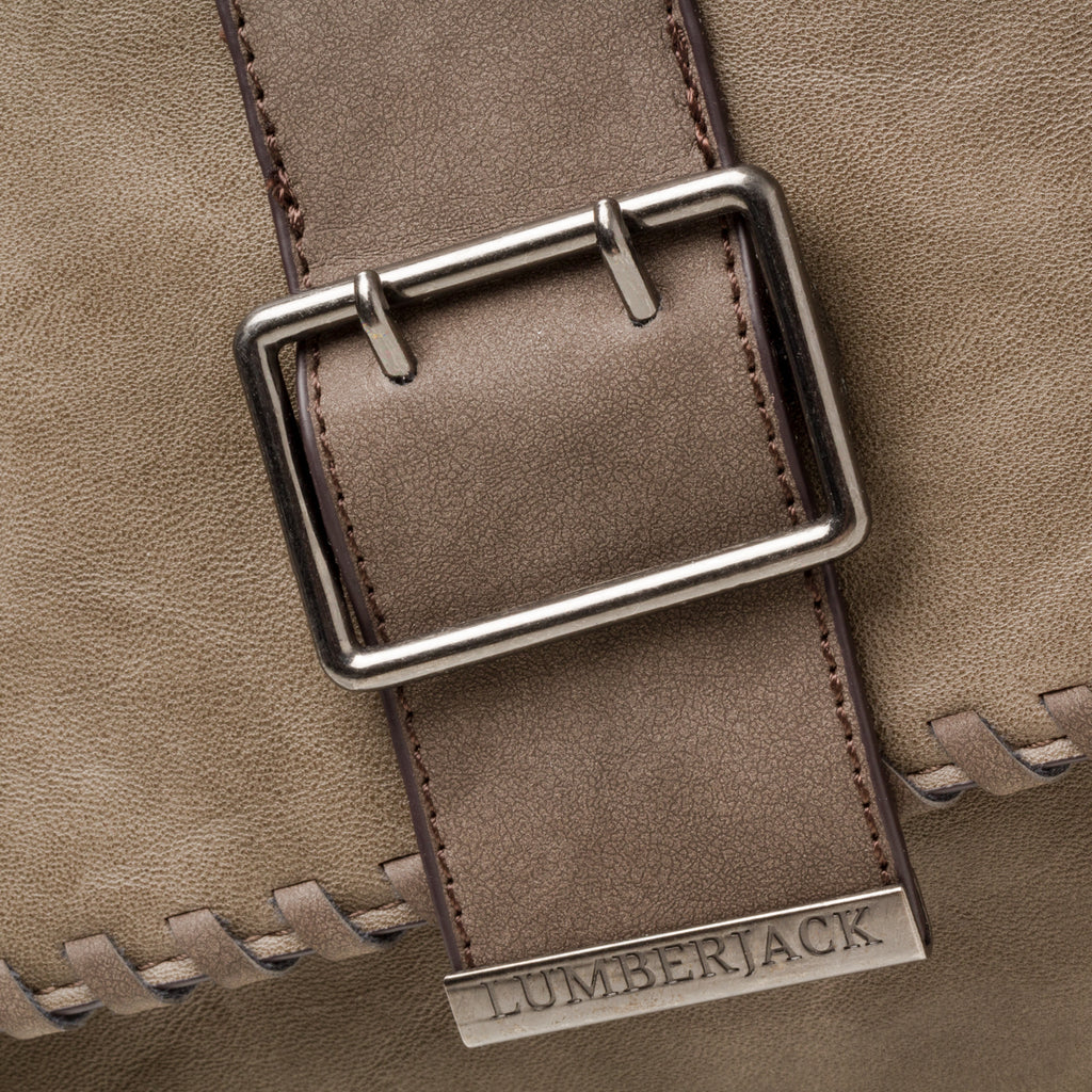 Borsa a spalla marrone con logo in metallo Lumberjack Helena