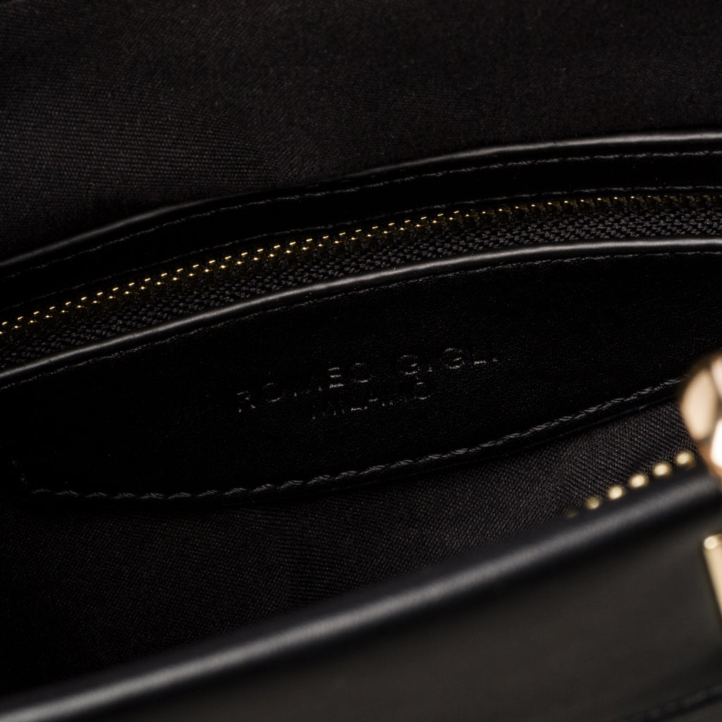 Borsa a spalla nera da donna con logo in metallo Romeo Gigli Blanche