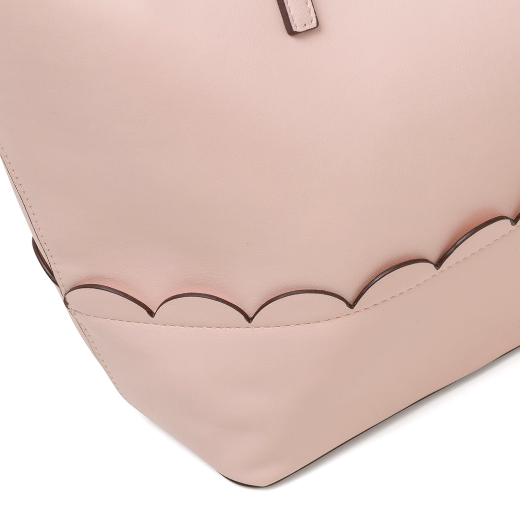 Borsa a spalla rosa con logo in metallo Carrera Jeans Sally