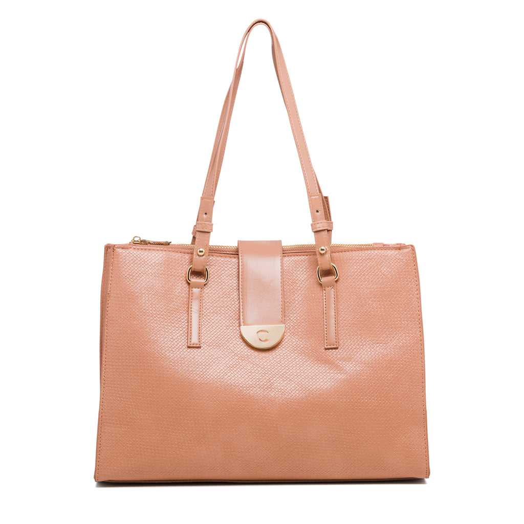 Borsa a spalla color nude con logo in metallo Carrera Jeans Annalise
