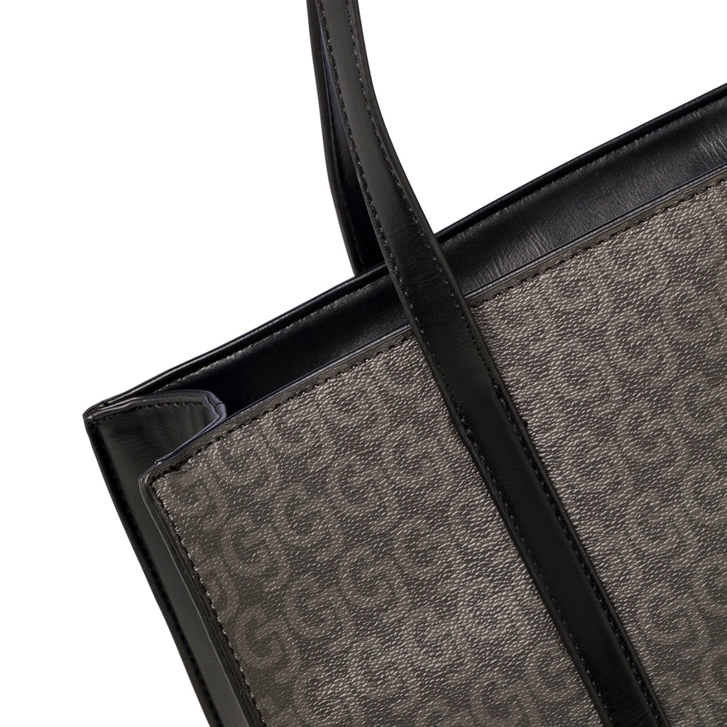 Borsa a spalla nera da donna con monogramma e pendaglio Carrera Jeans Audrey