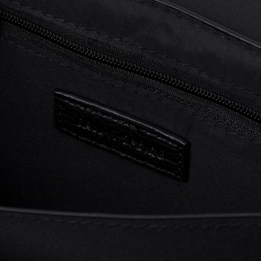 Borsa a mano nera in pelle vegana con maxi-catena Call It Spring Rayah