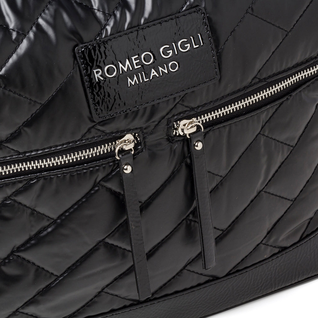 Borsa a spalla nera trapuntata da donna Romeo Gigli Milano Reagan