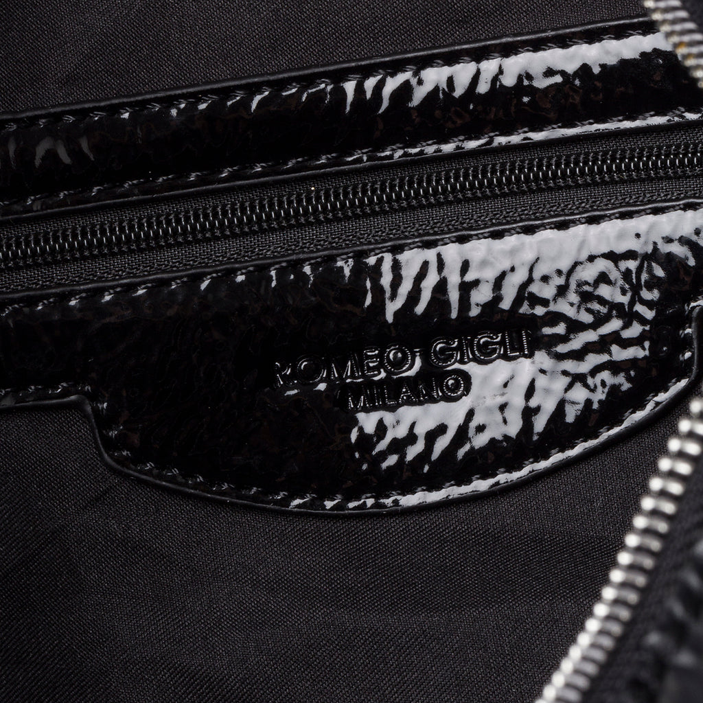 Borsa a spalla nera trapuntata da donna Romeo Gigli Milano Reagan