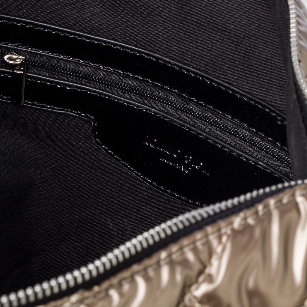 Borsa a spalla oro trapuntata da donna Romeo Gigli Milano Reagan