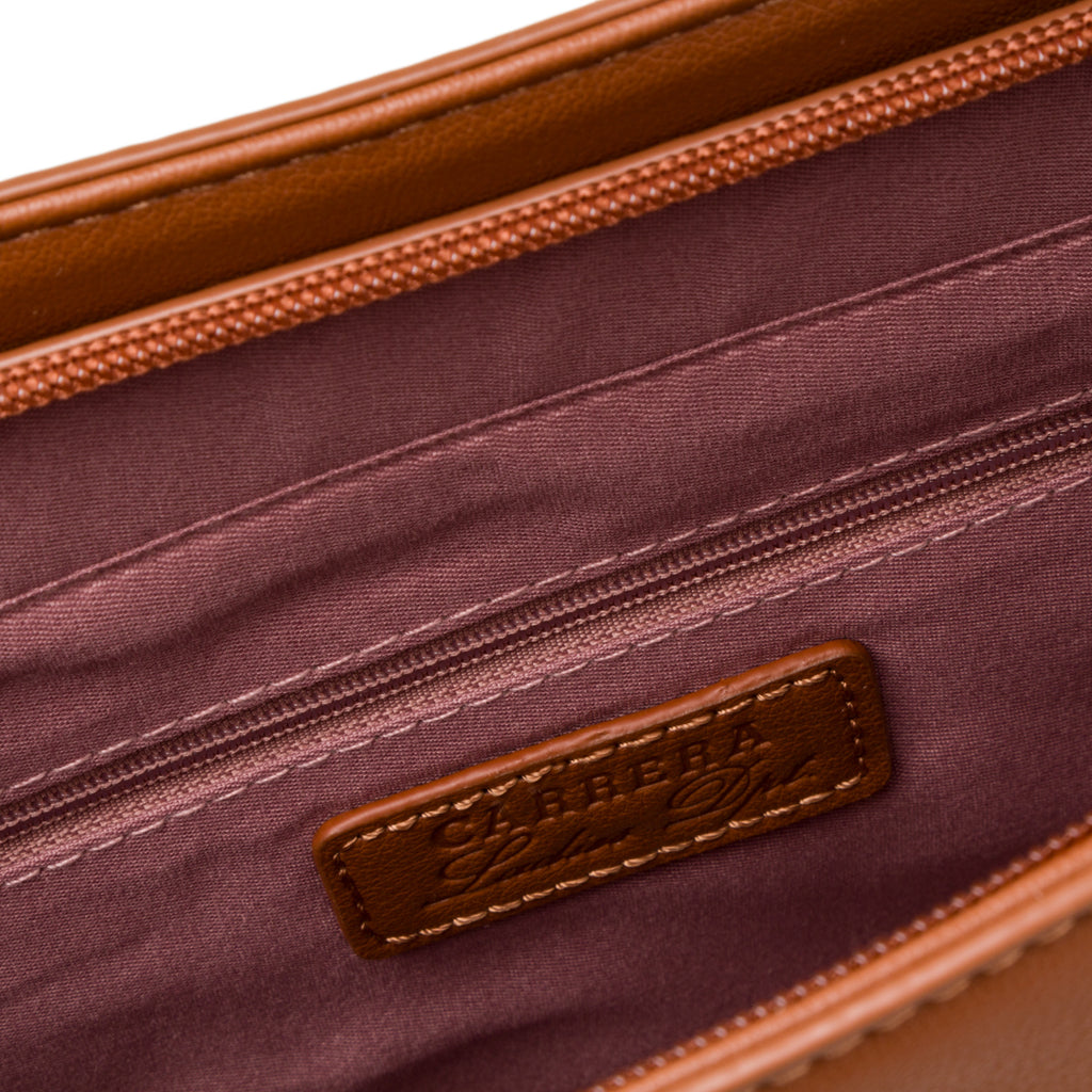 Borsa a spalla marrone da donna con borchiette Carriera Allie