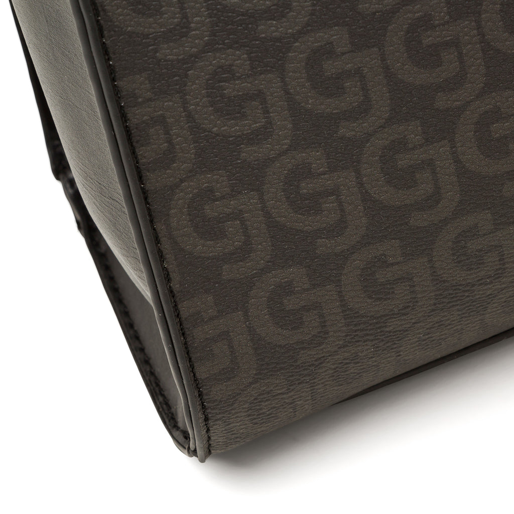 Borsa a spalla nera da donna con medaglione dorato e stampa monogramma Carrera Audrey