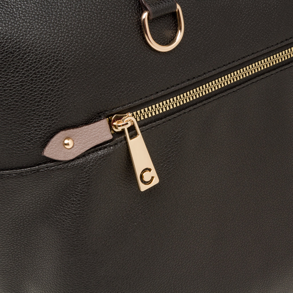 Borsa a spalla nera da donna con zip frontale Carrera First