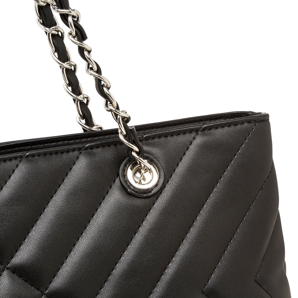 Borsa a spalla nera trapuntata da donna Lora Ferres