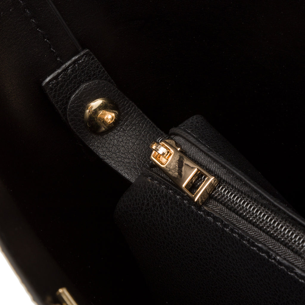 Borsa a spalla da donna nera con manici a catena Lora Ferres