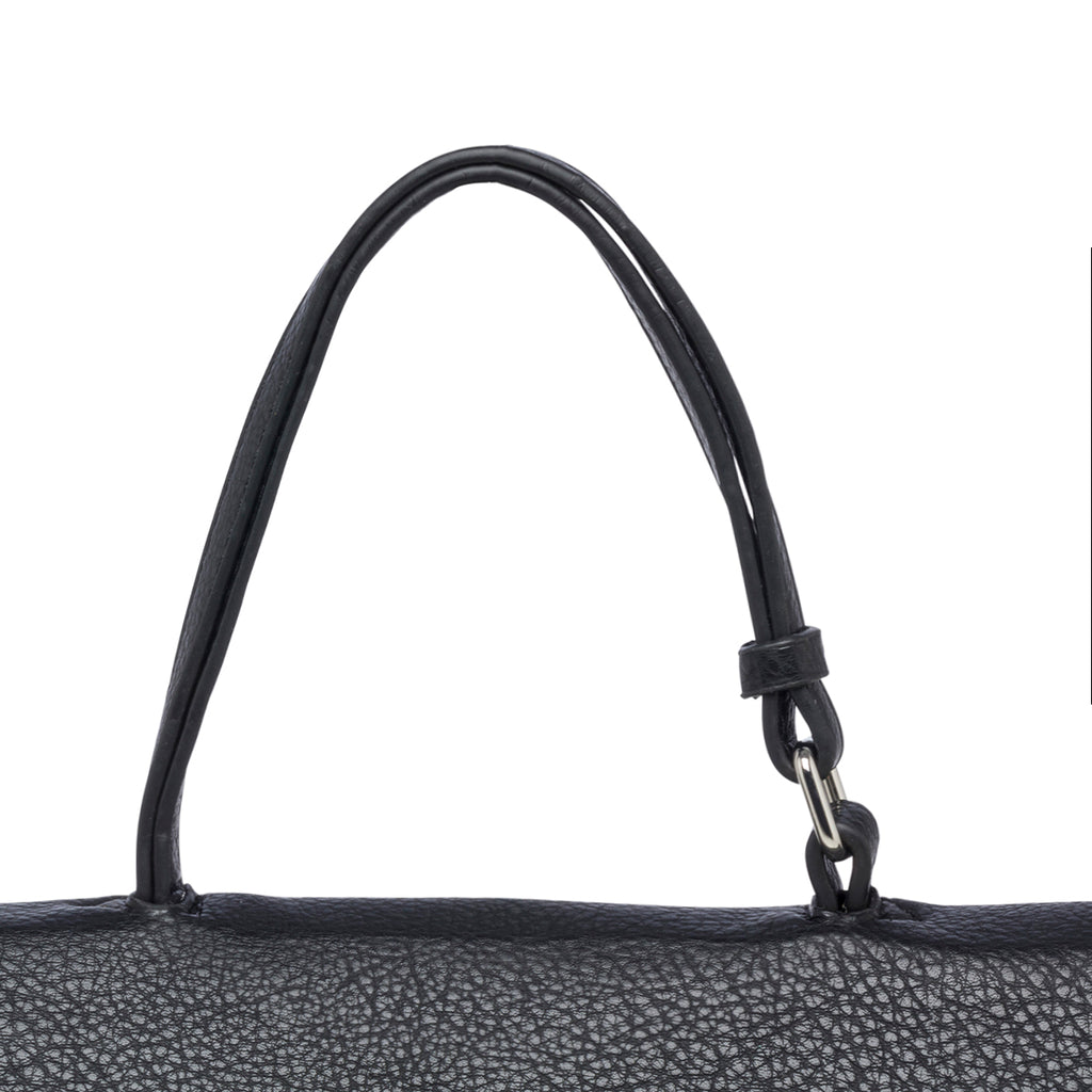 Borsa a mano nera effetto martellato con borchie piatte Lora Ferres