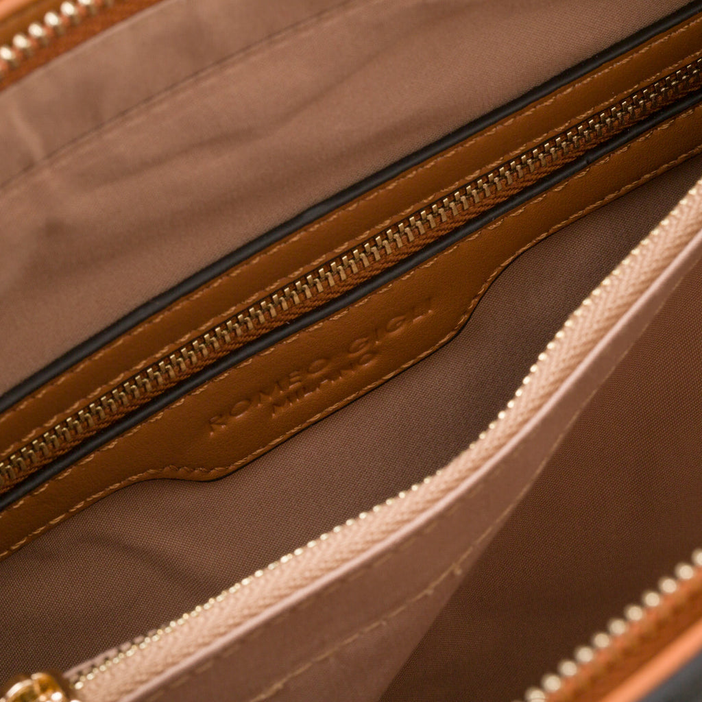 Borsa a mano nera con monogramma da donna Romeo Gigli Milano Gama