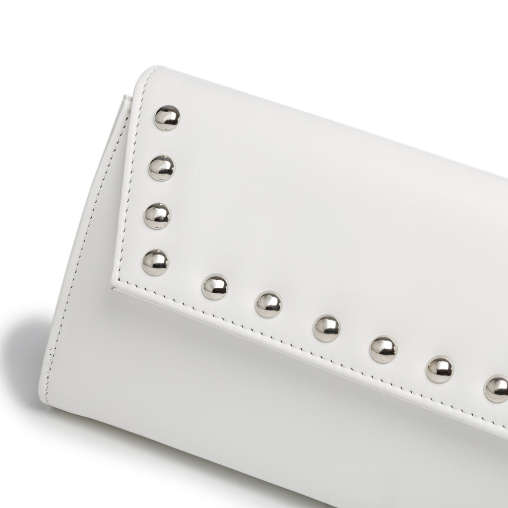 Borsa a tracolla bianca con applicazione di borchie Lora Ferres