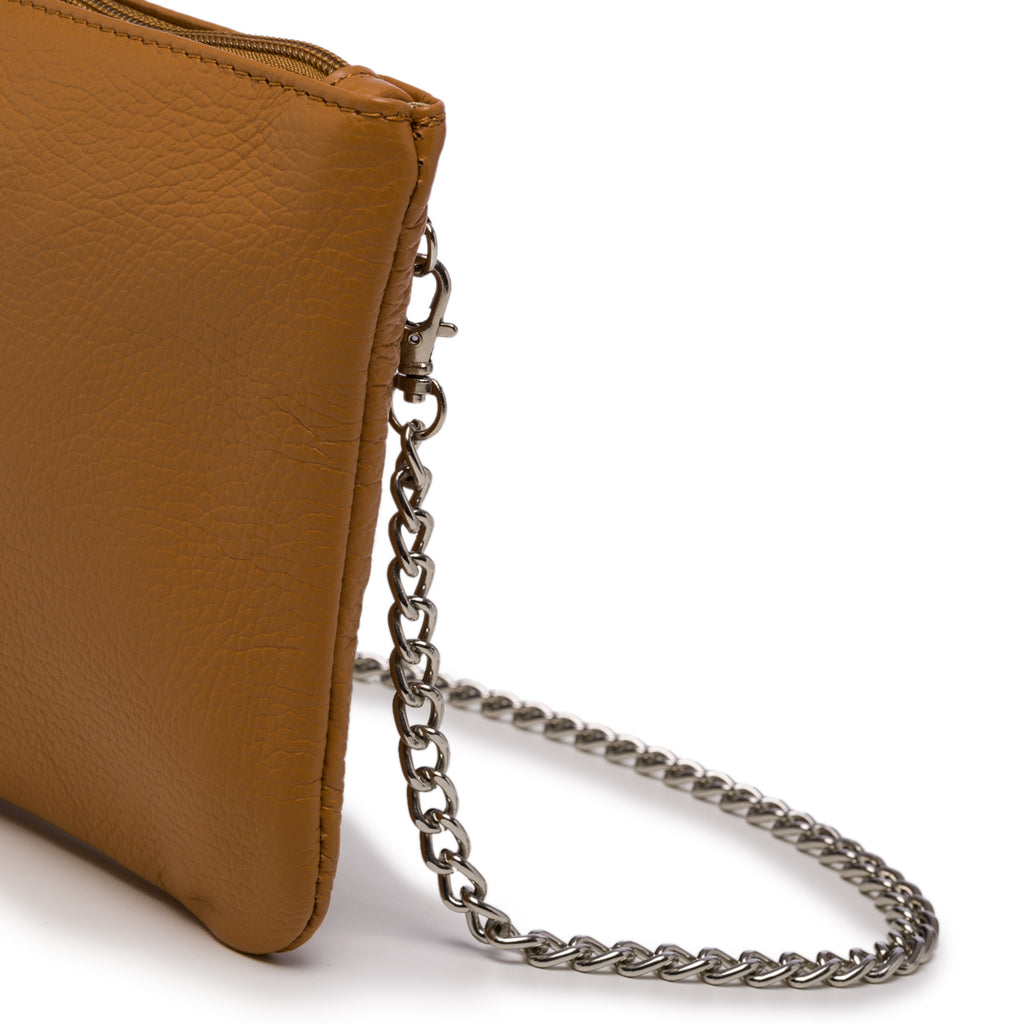 Borsa a tracolla in pelle martellata color cognac P Essentials