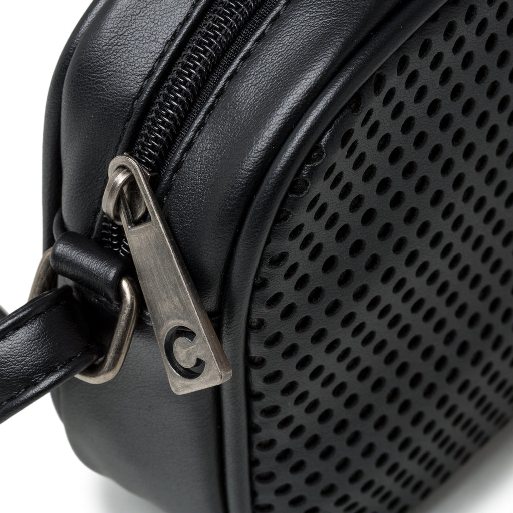 Borsa a tracolla nera effetto traforato Carrera Jeans Holly