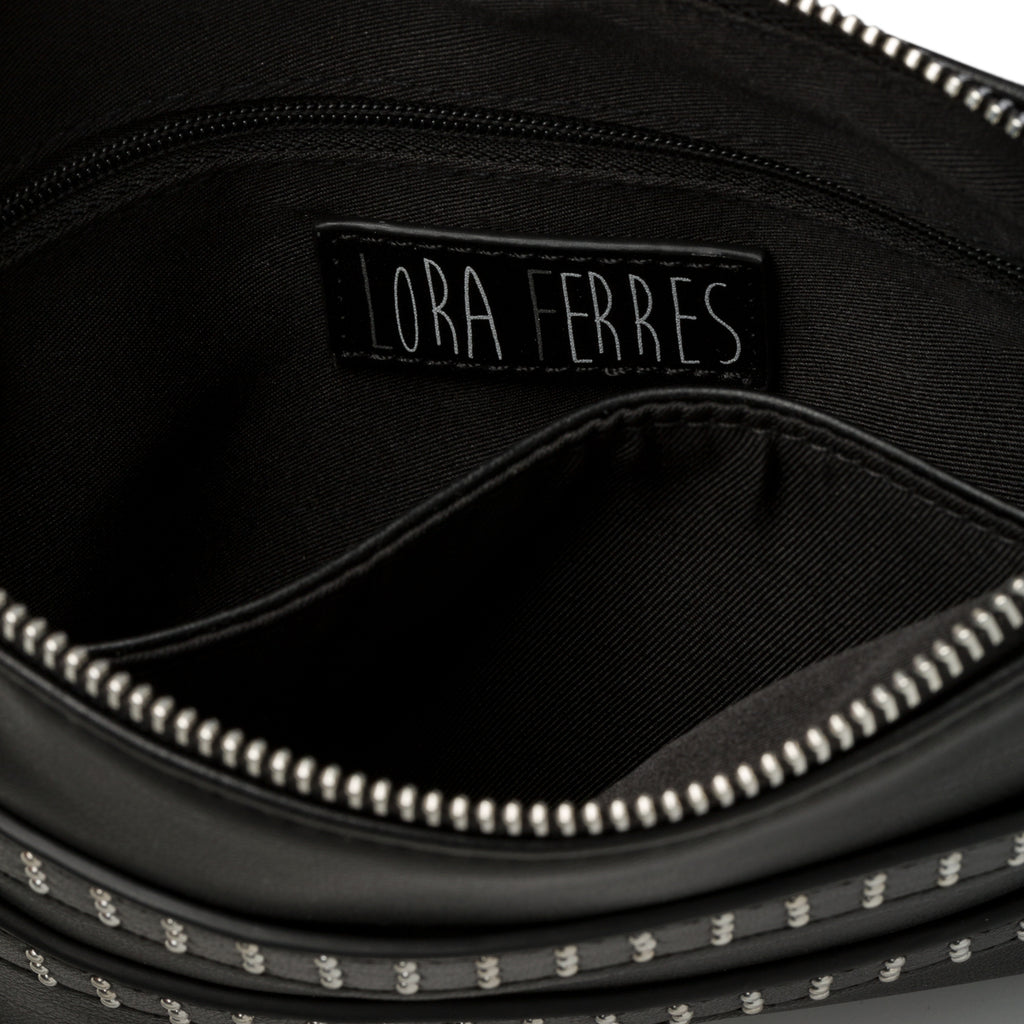 Borsa a tracolla nera con piccole borchie Lora Ferres
